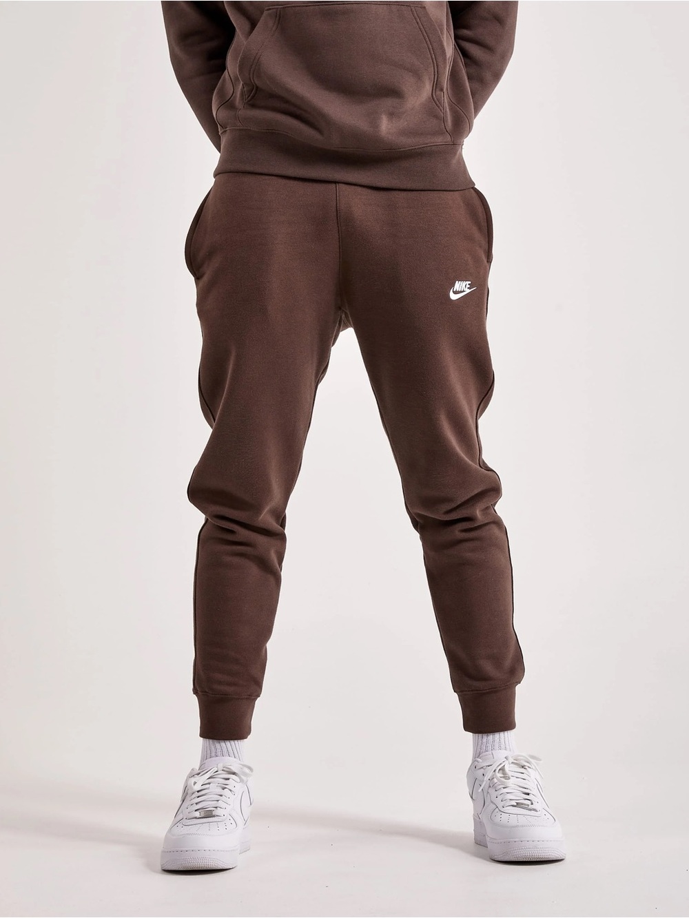 Nike Men's Club Fleece Joggers Brown Size L